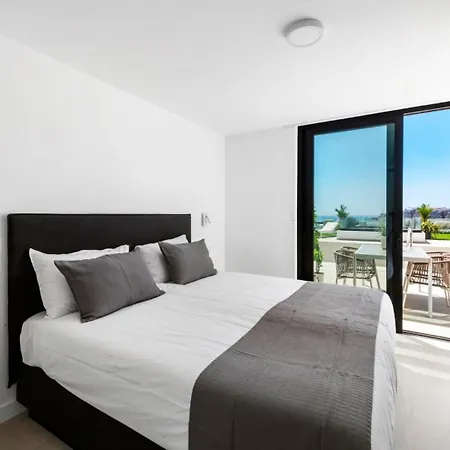 Palmera Sea View Apartment *